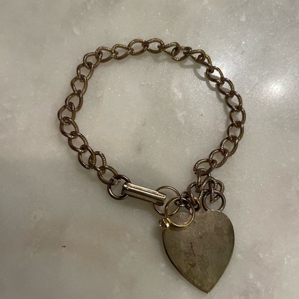 Vintage Gold Tone Heart and Ring Pendant Bracelet - Picture 4 of 5